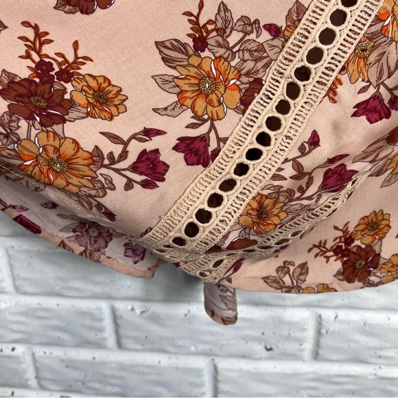 RUSTTY DISTTY Plus Size 3X Boho Floral Tank with Embroidery trim detail - Picture 7 of 8